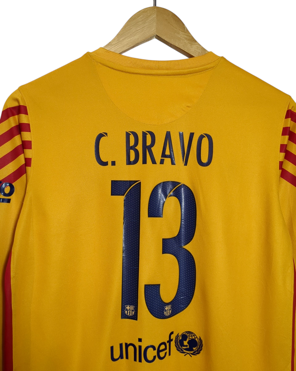 2015-16 Barcelona Nike Goalkeeper L/S Shirt #13 C.Bravo - (XL.Boys)