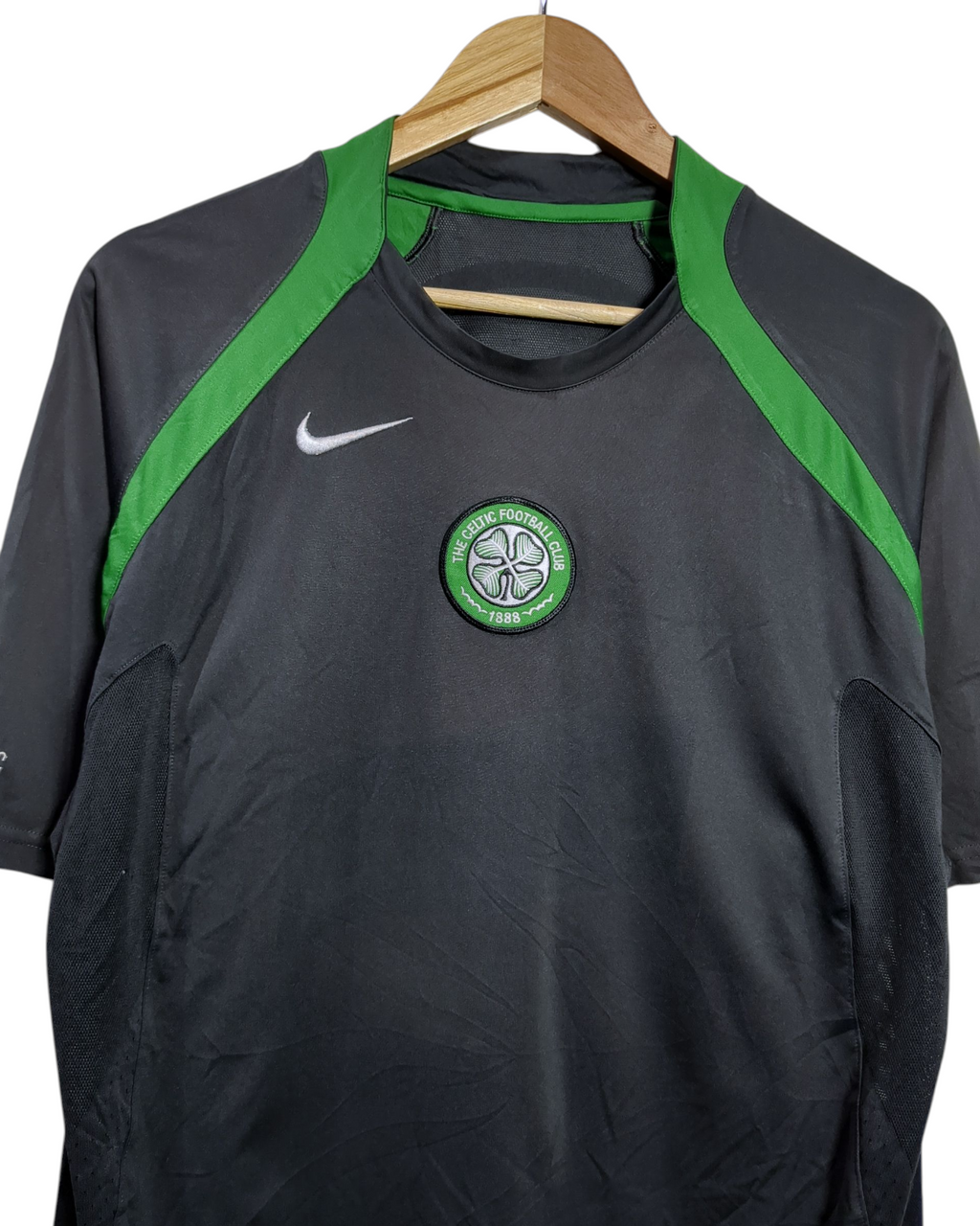 2005-06 Celtic Nike Training Shirt - (L)