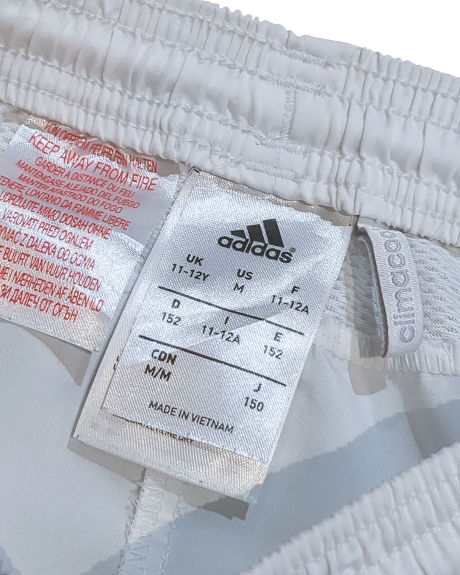 2015-16 Real Madrid Adidas Home Shorts - (W24 x L15)