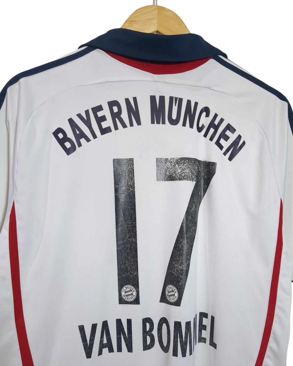2006-07 Bayern Munich Adidas Away Shirt #17 Van Bommel - (L)