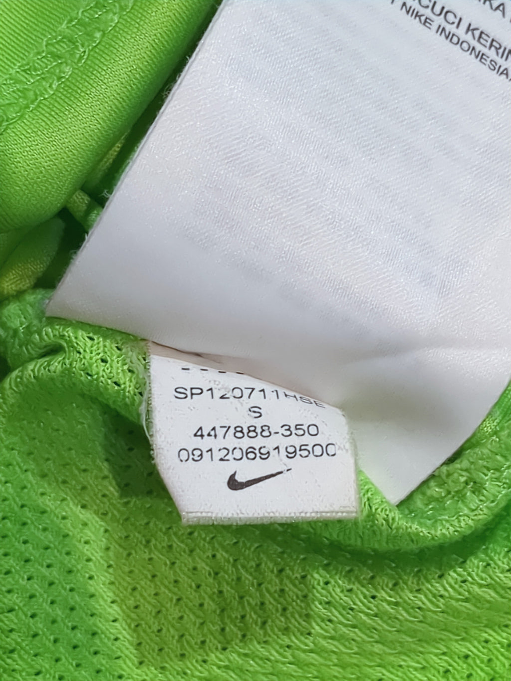 2012-13 Portugal Nike Training Shirt - (S)
