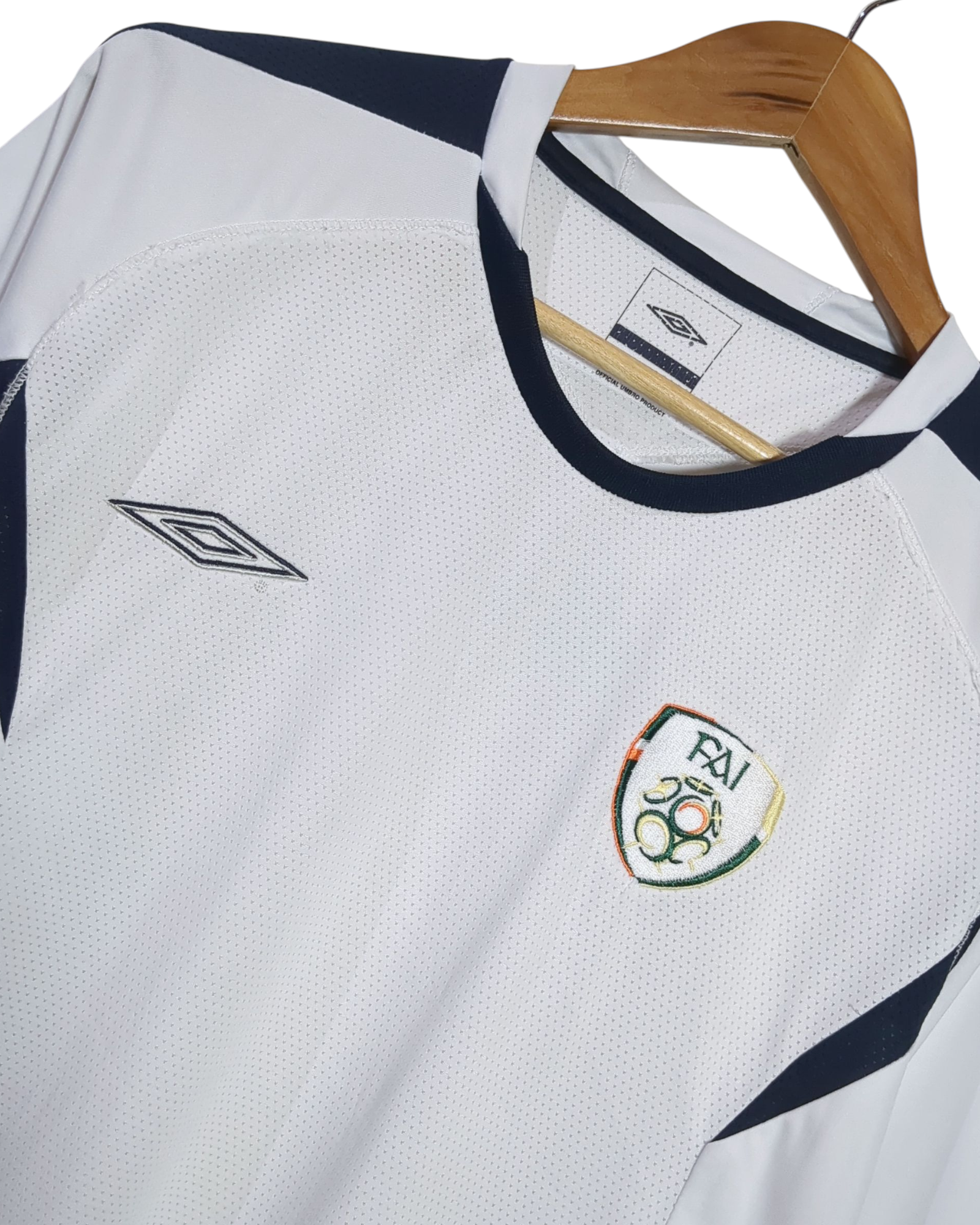 2006-07 Ireland Umbro Training Shirt - (L)