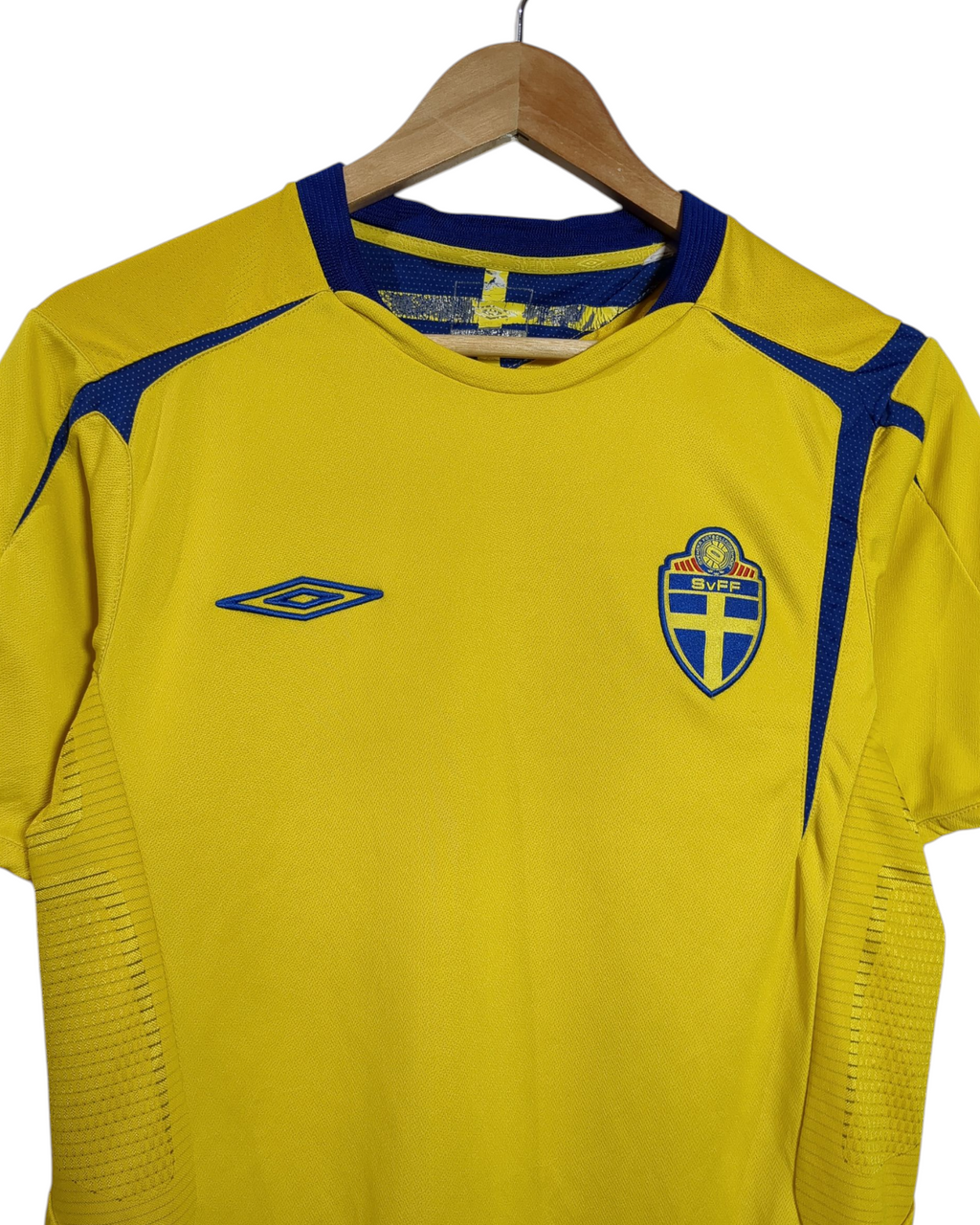 2005-06 Sweden Umbro Home Shirt - (S)