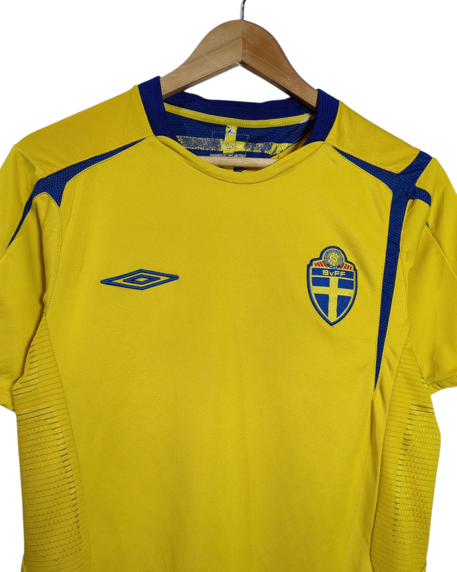 2005-06 Sweden Umbro Home Shirt - (S)