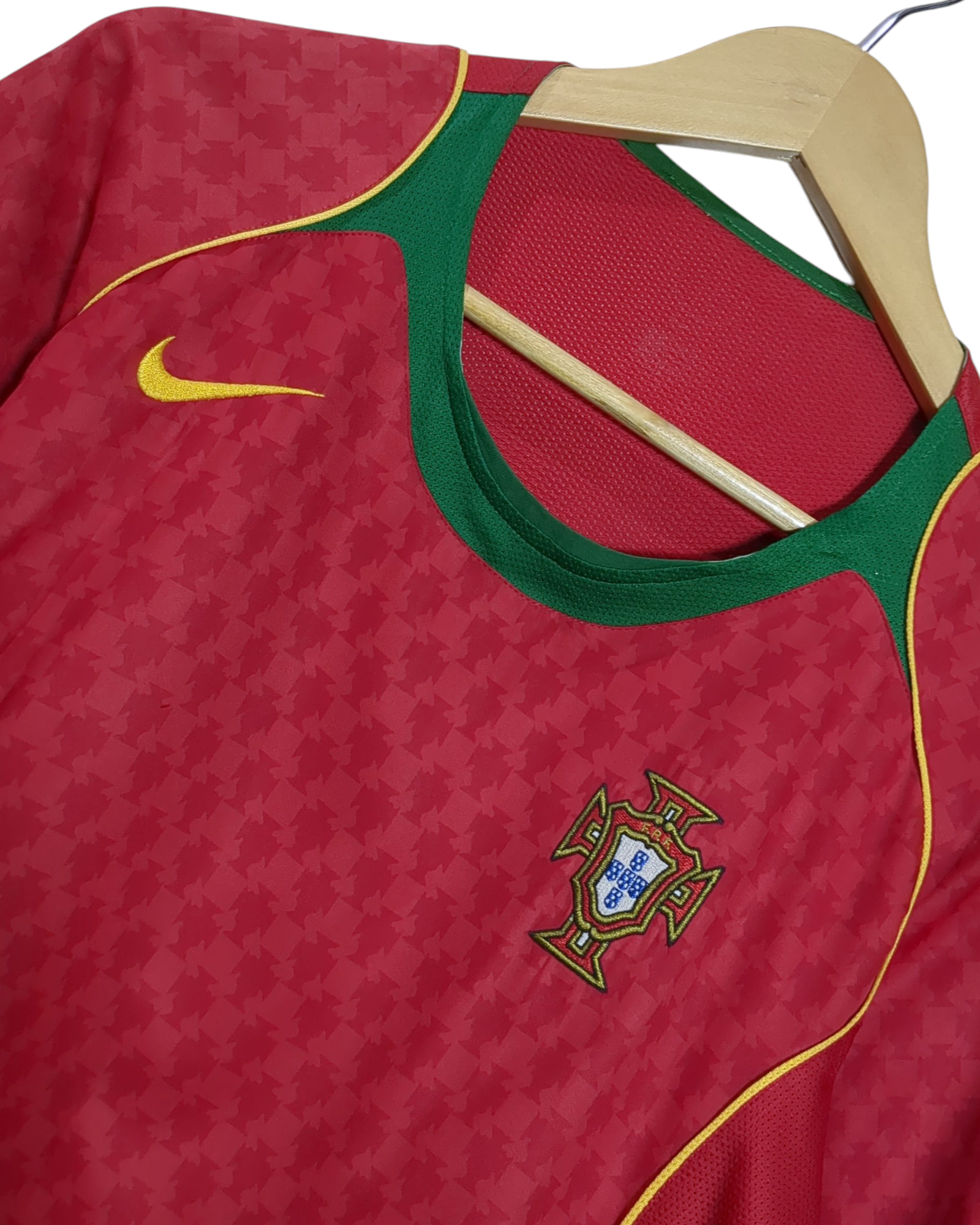2004-06 Portugal Nike Home Shirt - (M)