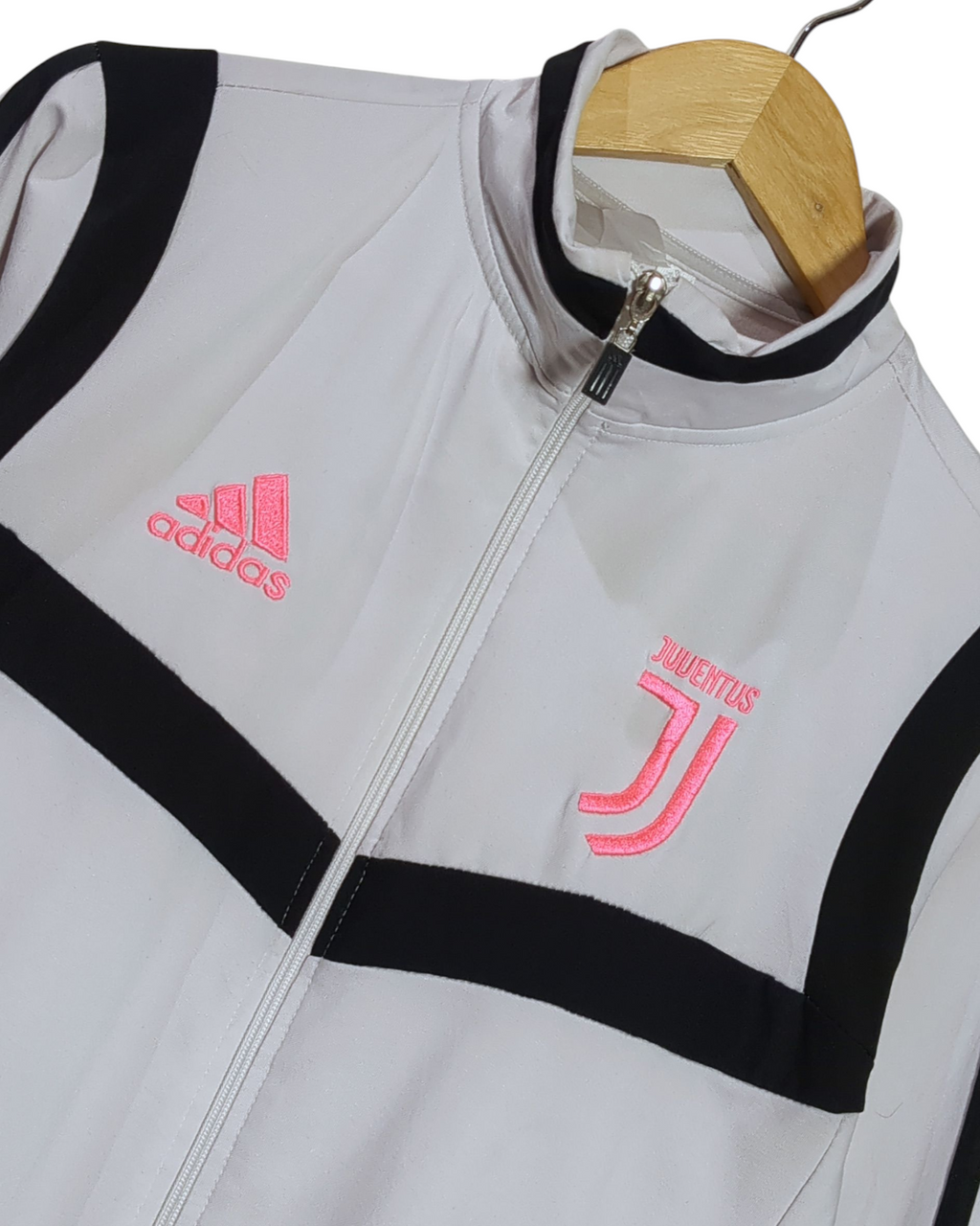 2019-20 Juventus Adidas Track Jacket - (XL.Boys)