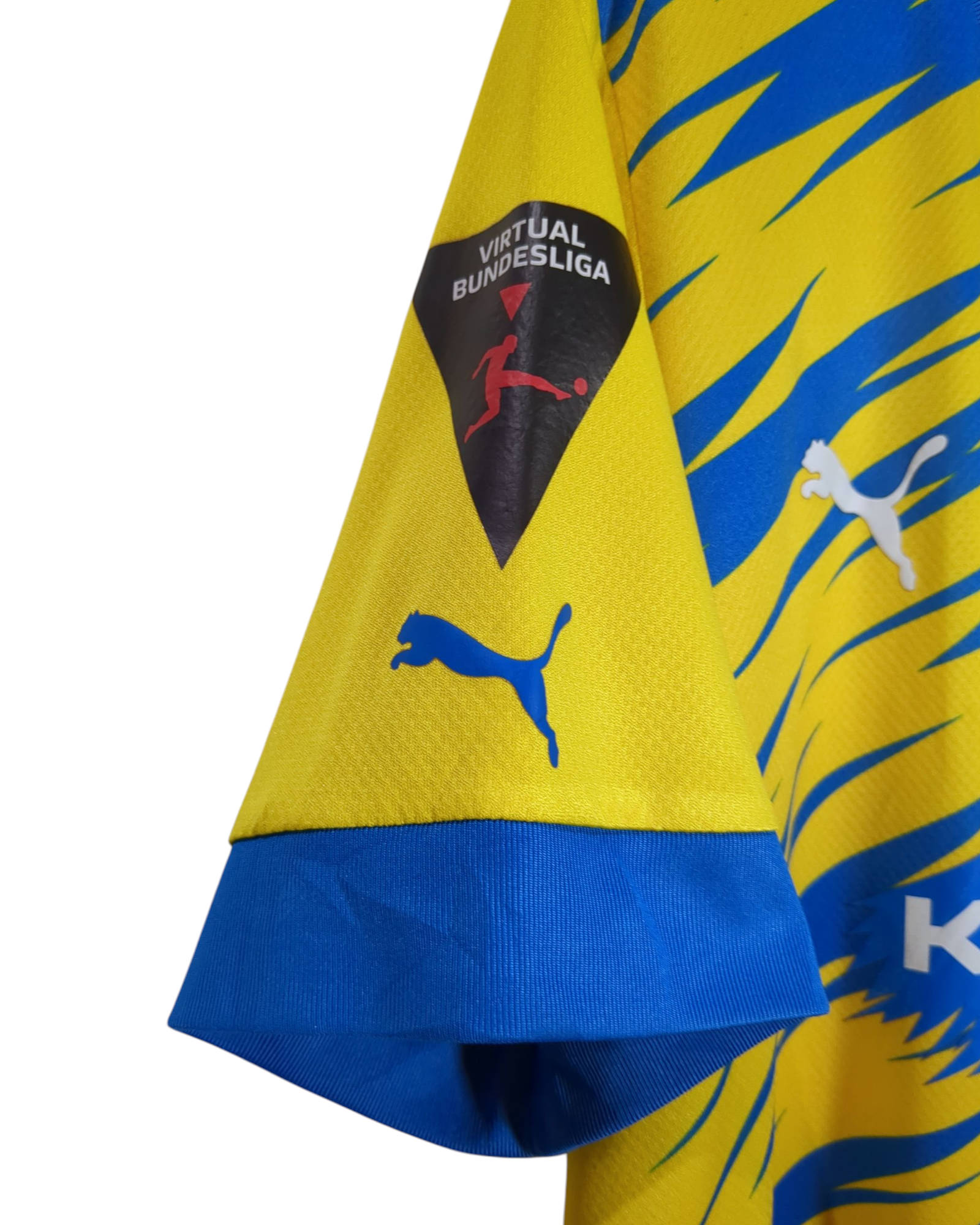 2022-23 Eintracht Braunschweig Puma Home Shirt - (L)