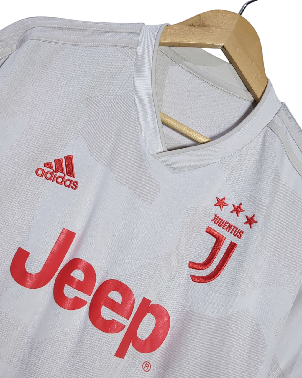 2019-20 Juventus Adidas Away Shirt - (L)