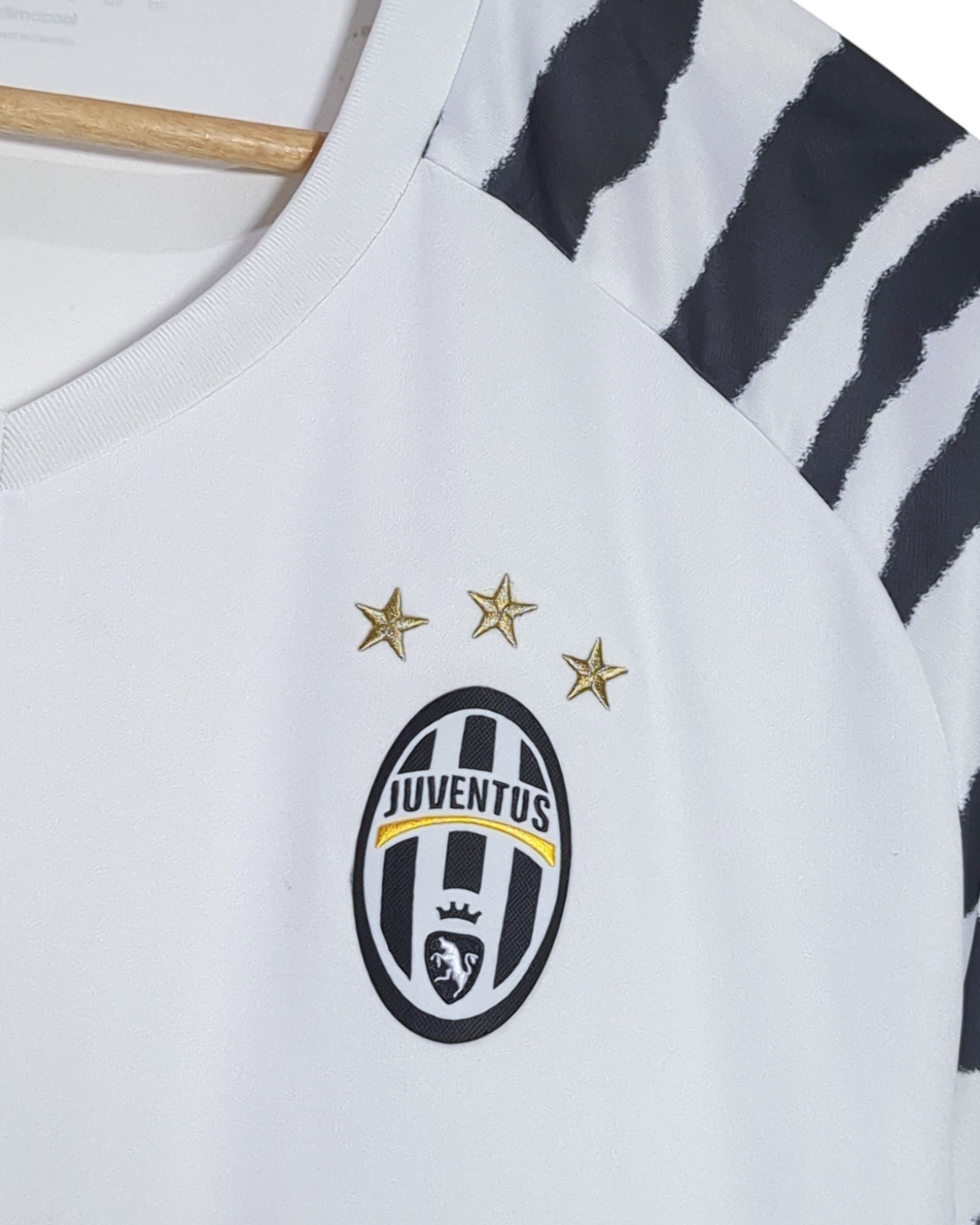 2016-17 Juventus Adidas Third Shirt - (L)