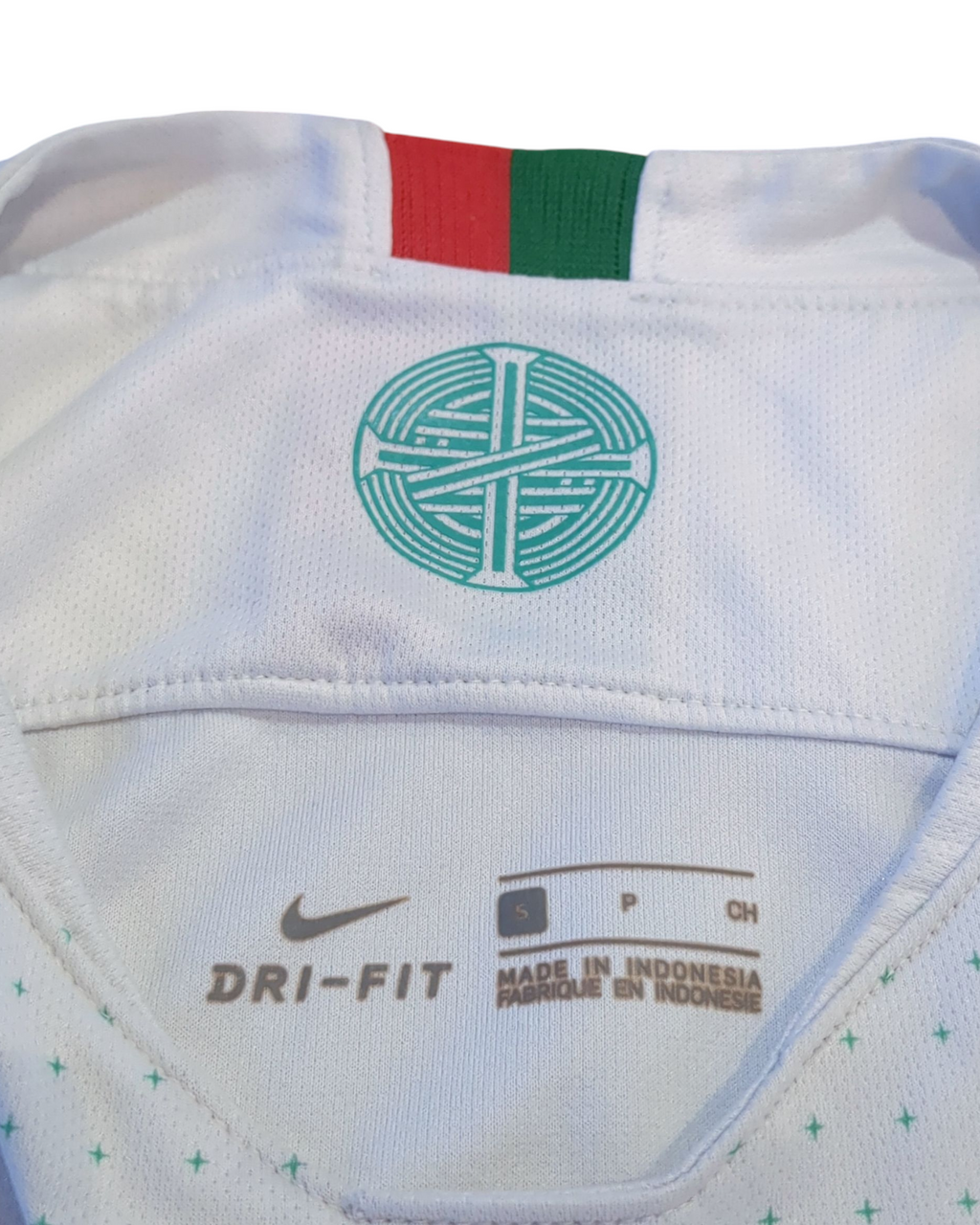 2018-19 Portugal Nike Away Shirt - (S)