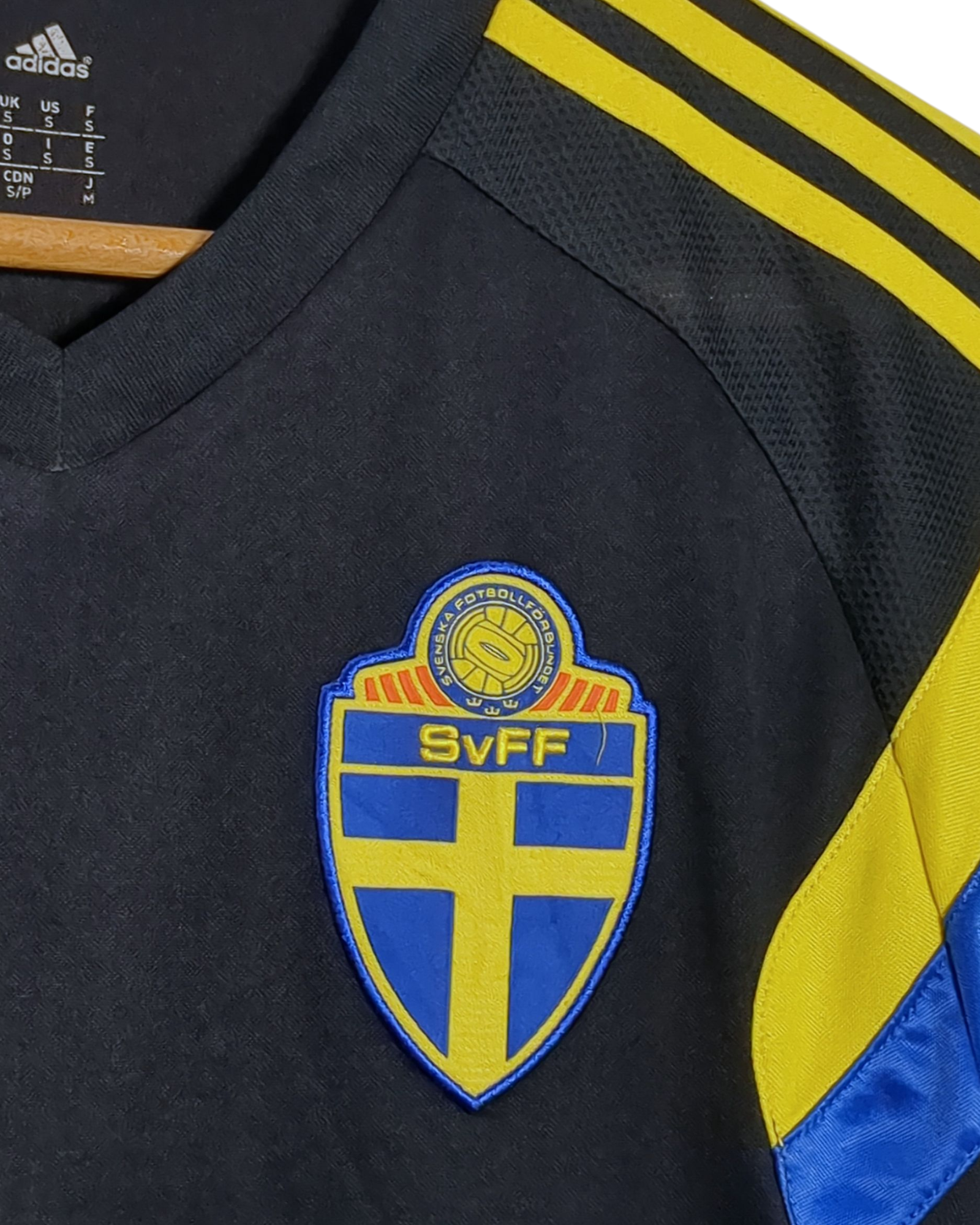 2013-14 Sweden Adidas Training Shirt - (S)