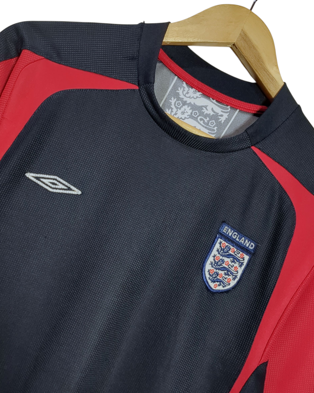 2005-06 England Umbro Training Shirt - (S)