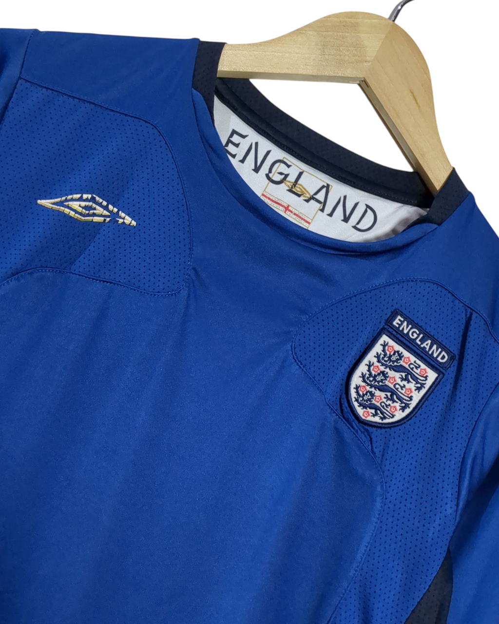 2004-06 England Umbro Training Shirt - (M)