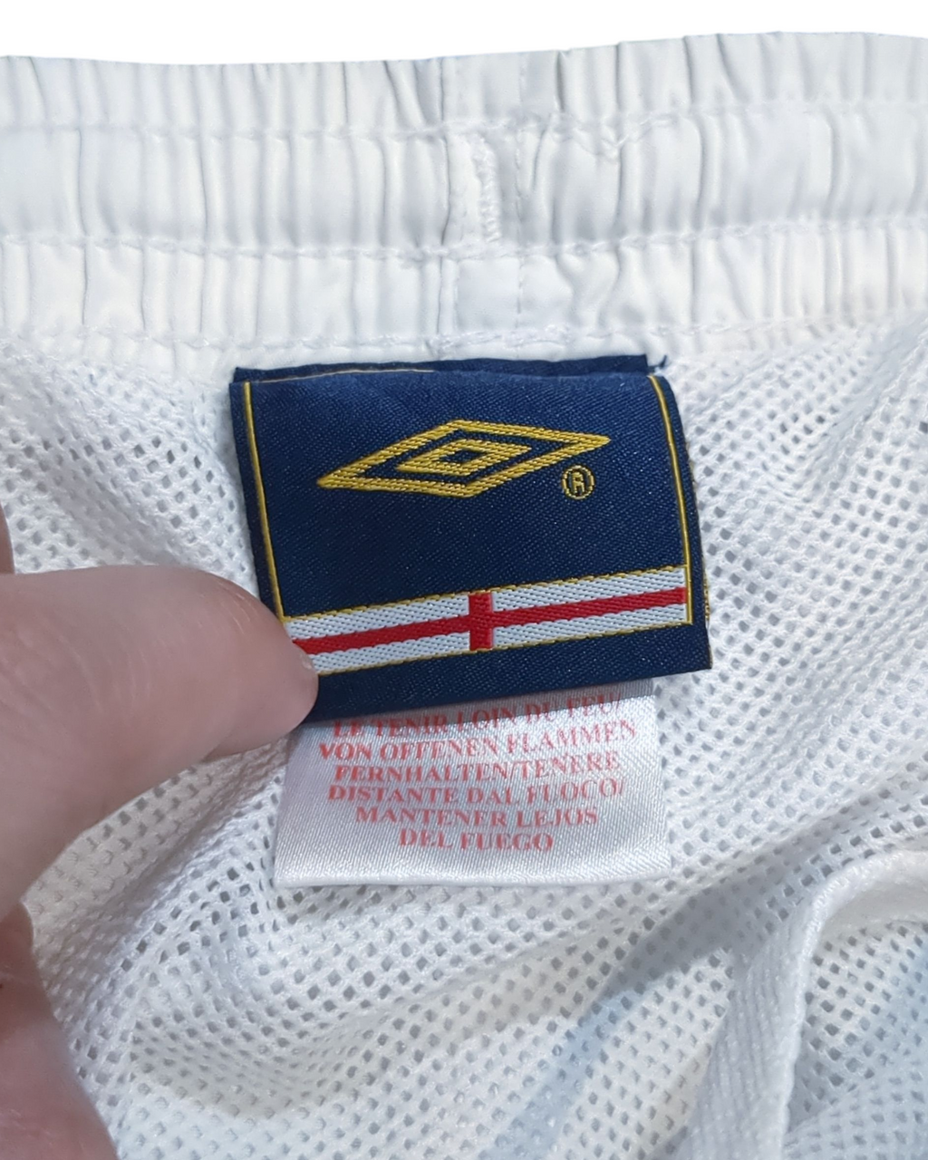 2000s England Umbro Training Shorts - (W30 x L20)