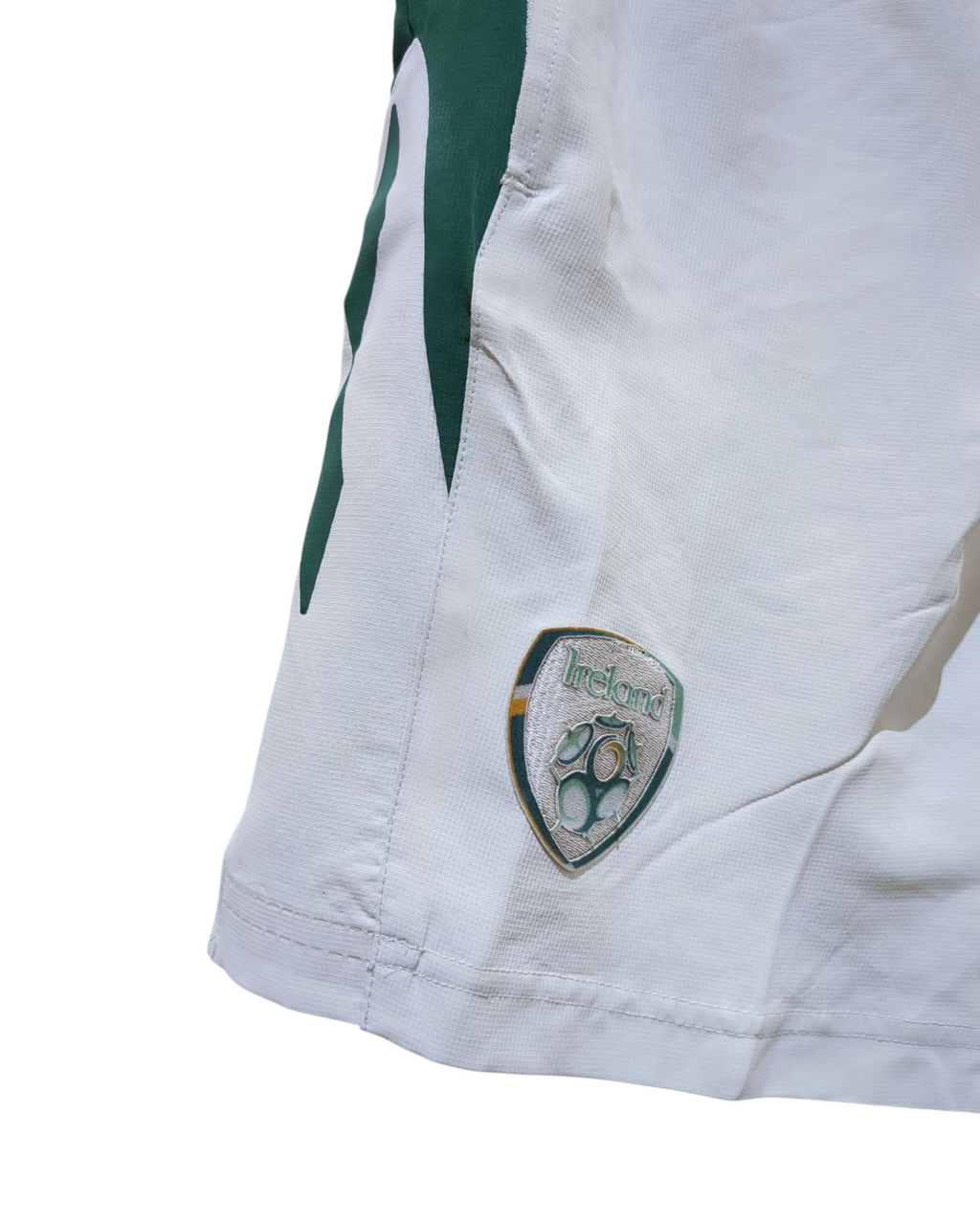2007-08 Ireland Umbro Home Shorts - (W32 x L17)