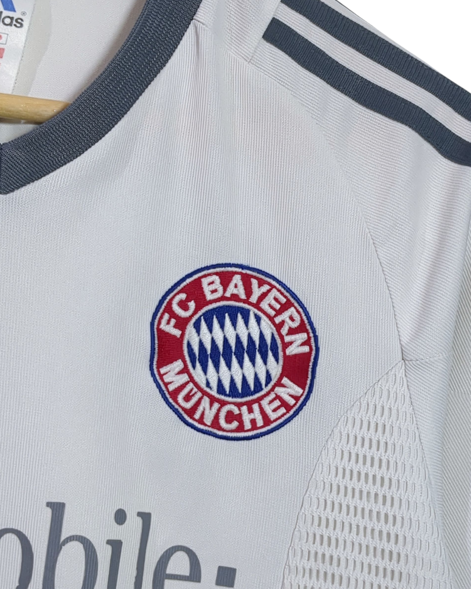 2002-03 Bayern Munich Adidas Away Shirt - (XL.Boys)