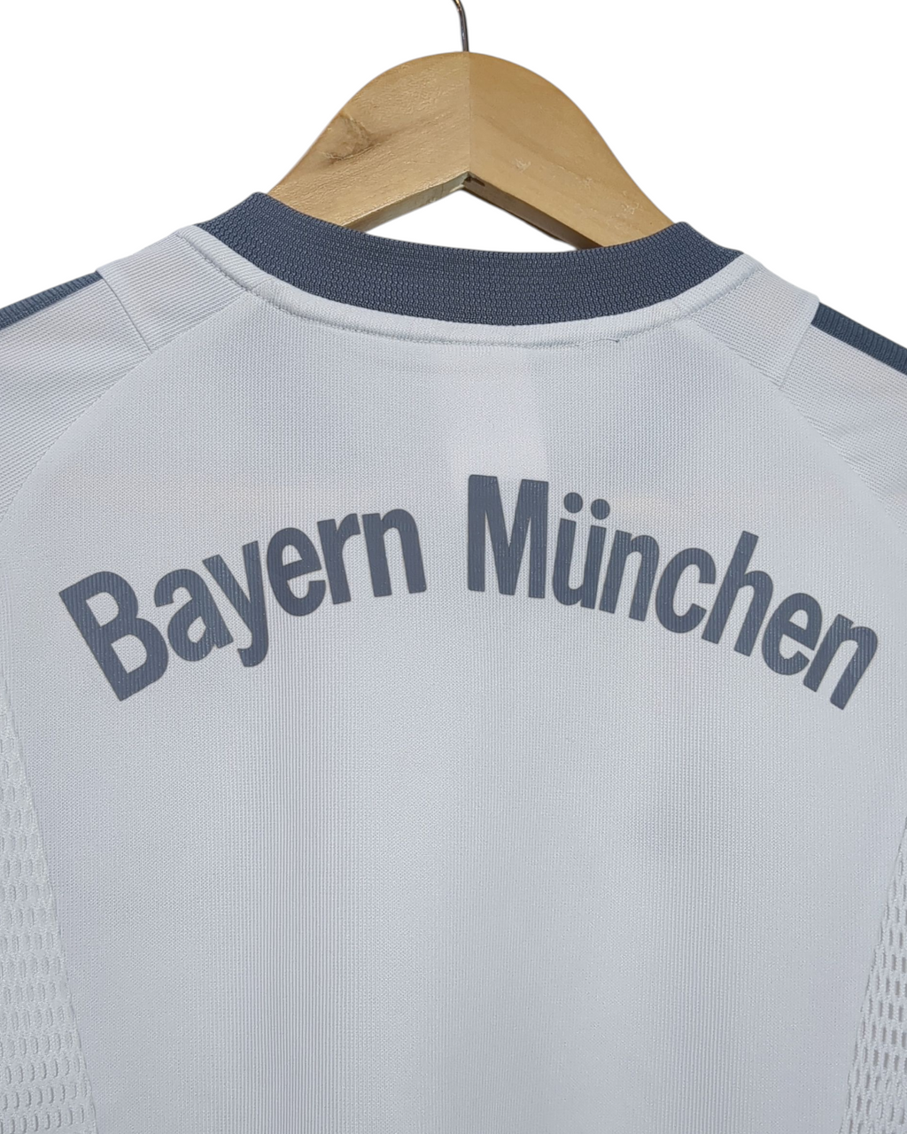 2002-03 Bayern Munich Adidas Away Shirt - (XL.Boys)