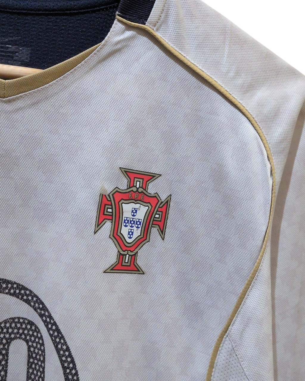 2004-06 Portugal Nike Away Shirt #20 Deco - (M)