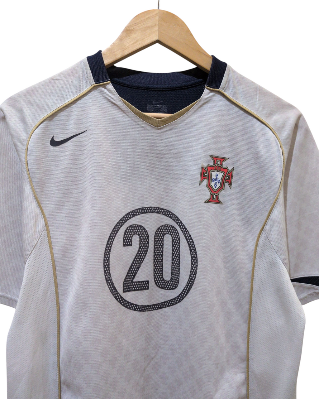 2004-06 Portugal Nike Away Shirt #20 Deco - (M)