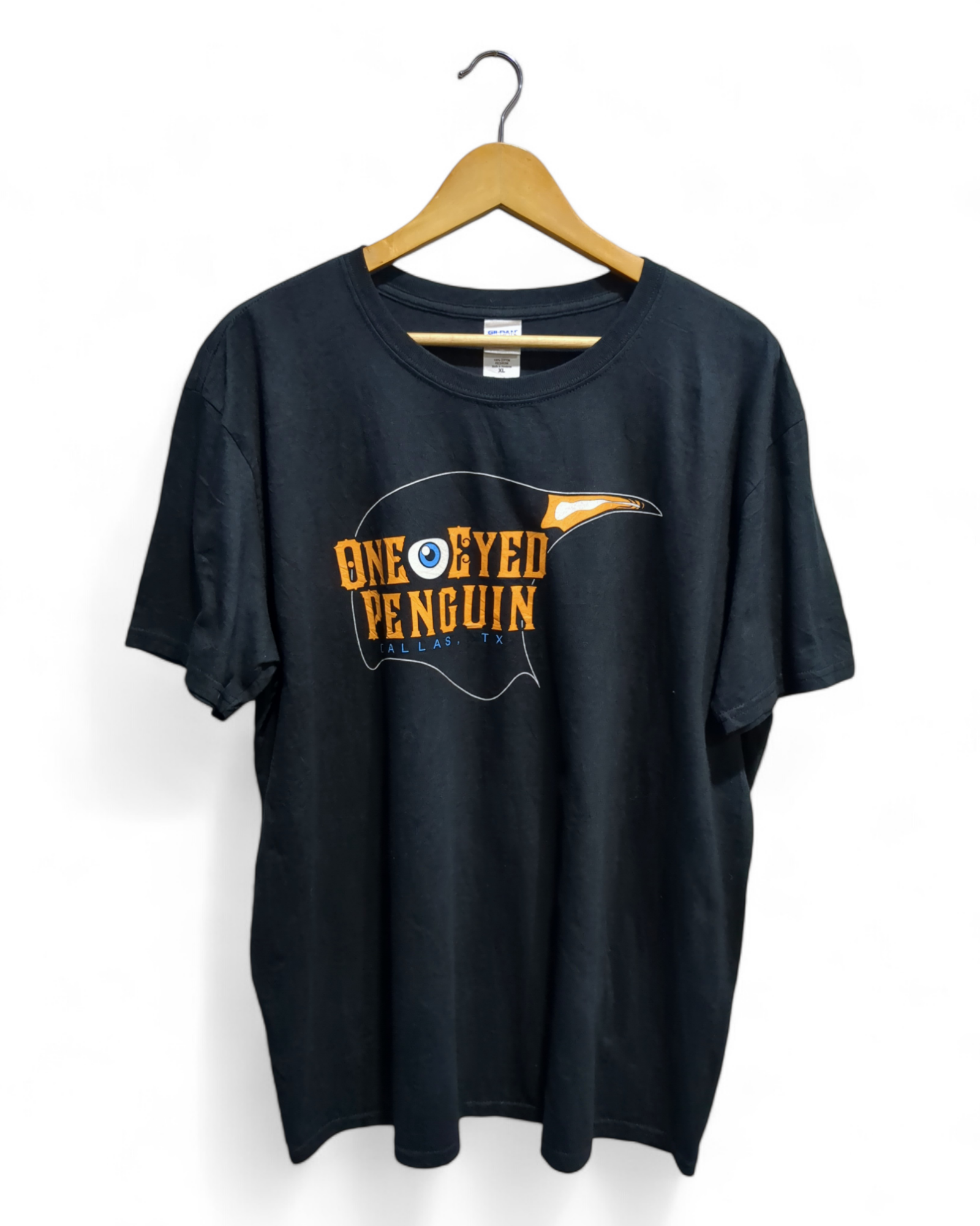 Gildan One Eyed Penguin Tee - (XL)