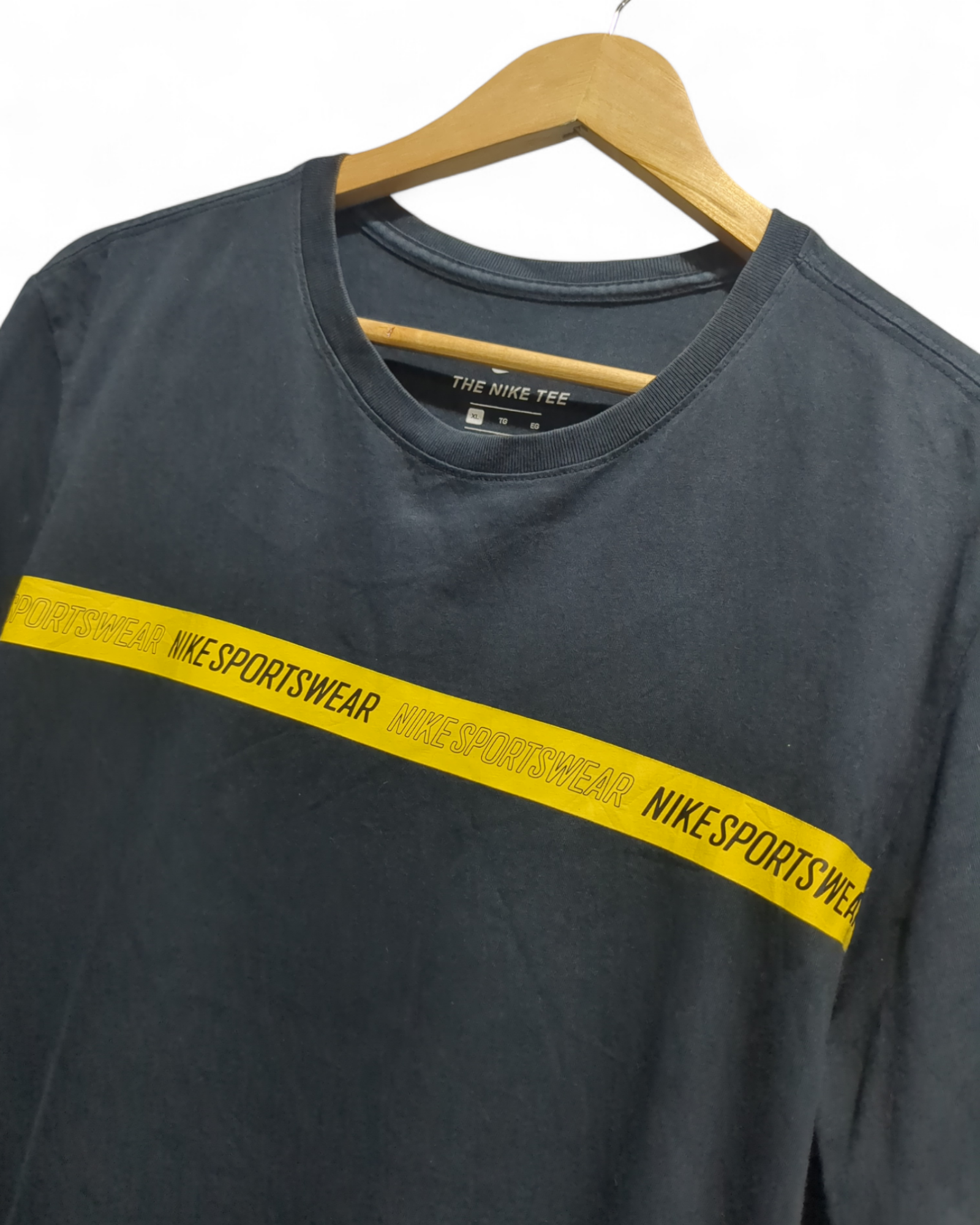 Nike Sportswear Tee - (M)
