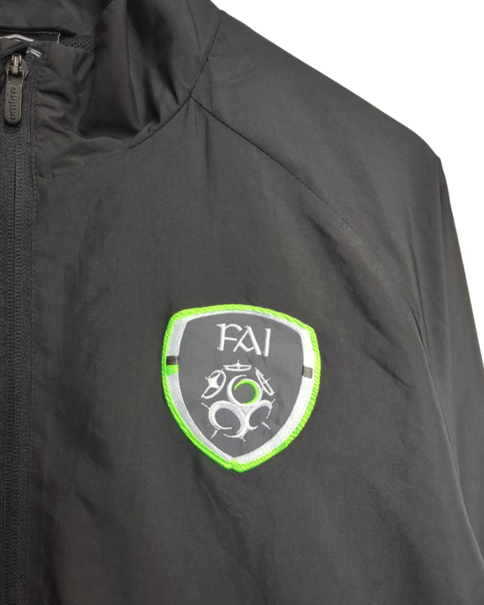 2016-17 Umbro Ireland Training Jacket - (M)
