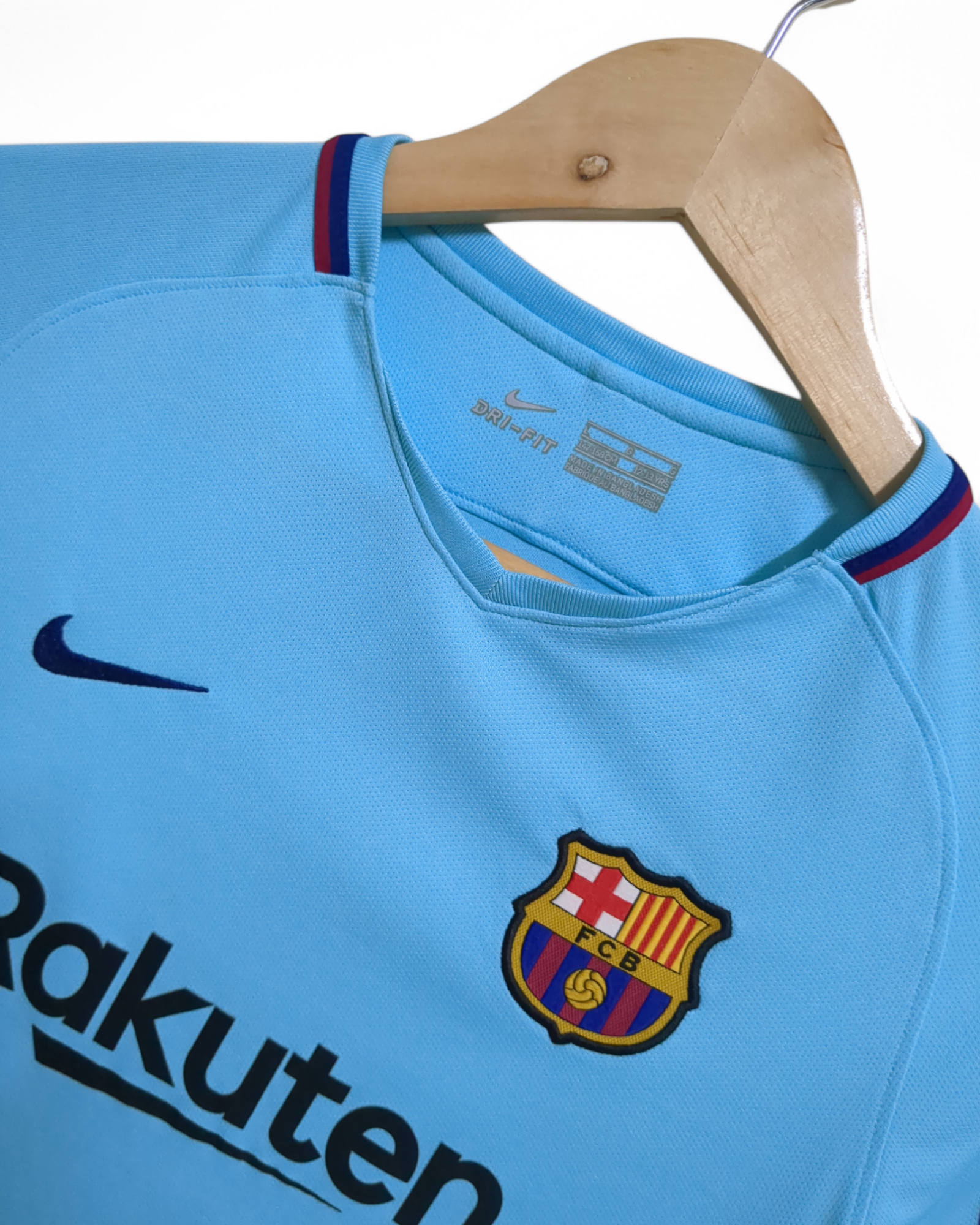 2017-18 Nike Barcelona Away Shirt - (S)