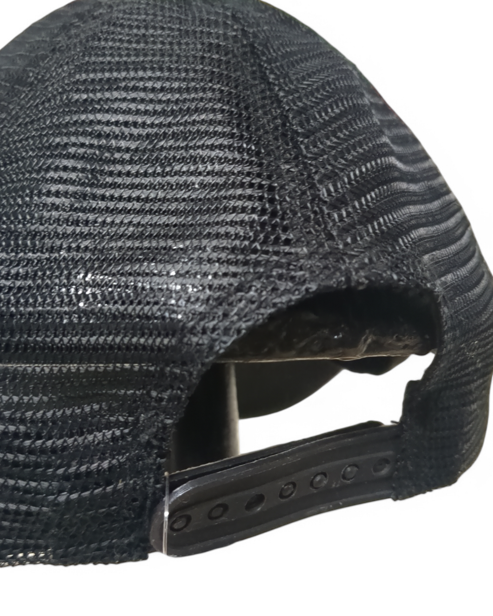 JayJays Skull Trucker Cap