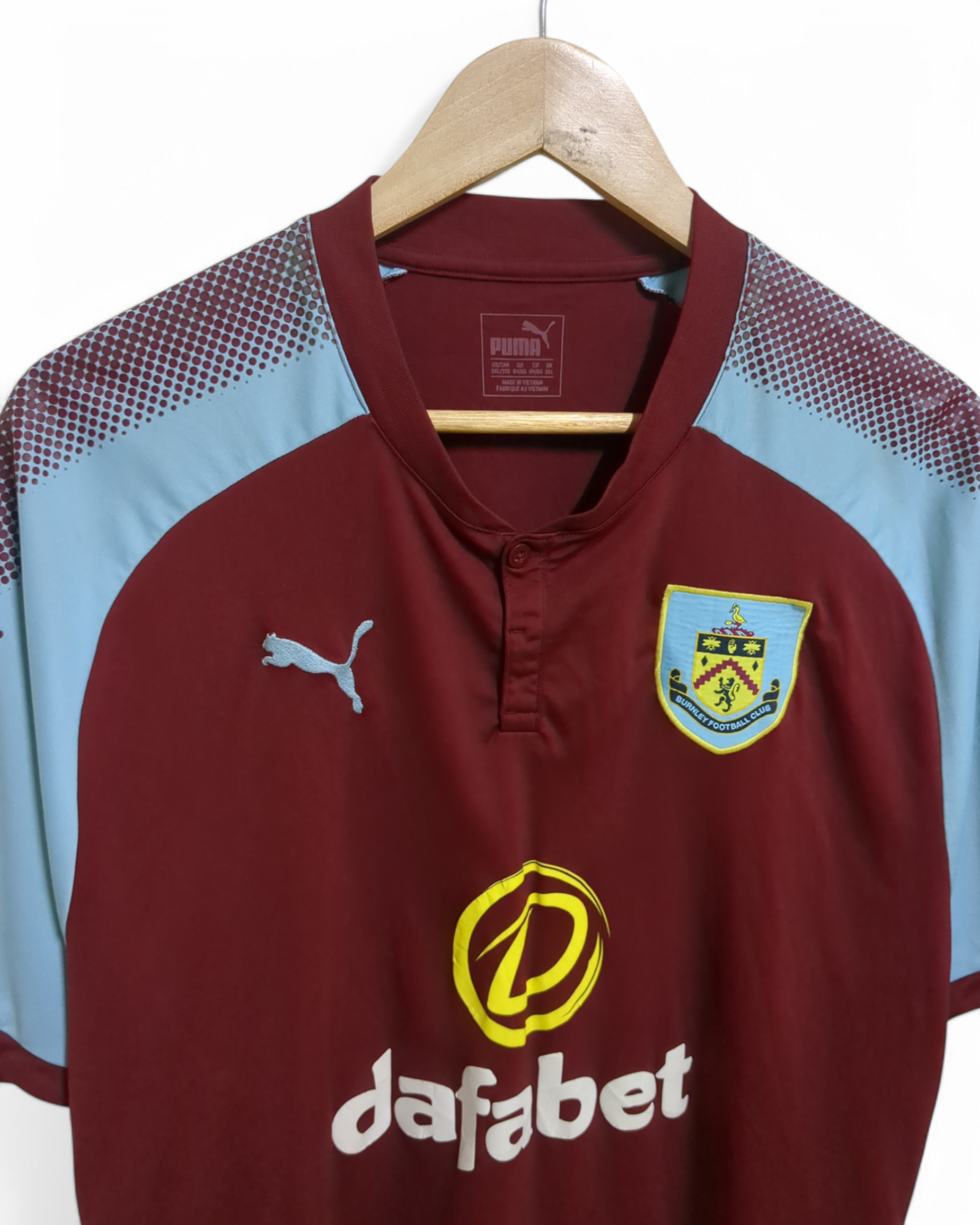 2017-18 Puma Burnley Home Shirt - (XL)