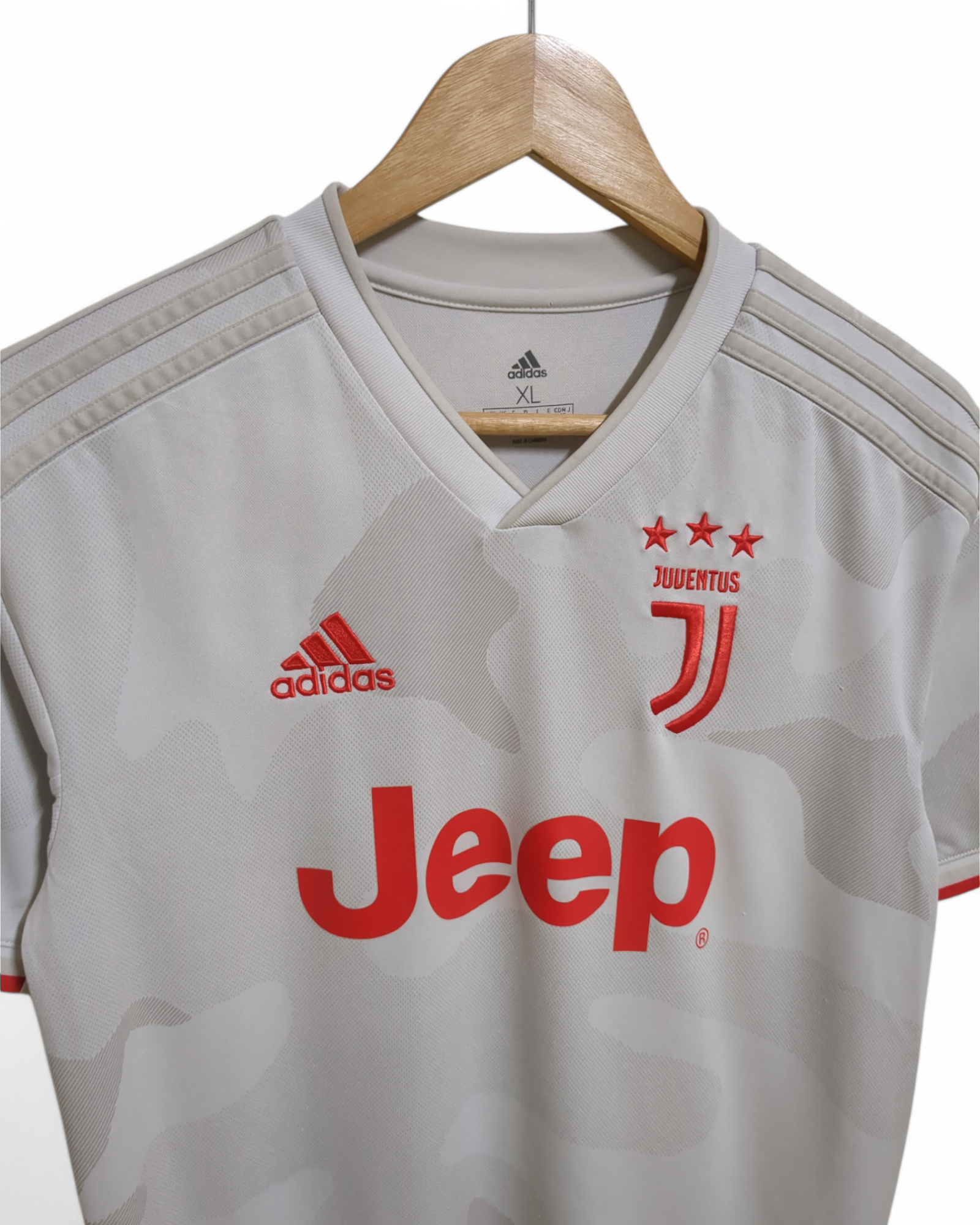 2019-20 Adidas Juventus Away Shirt - (M)