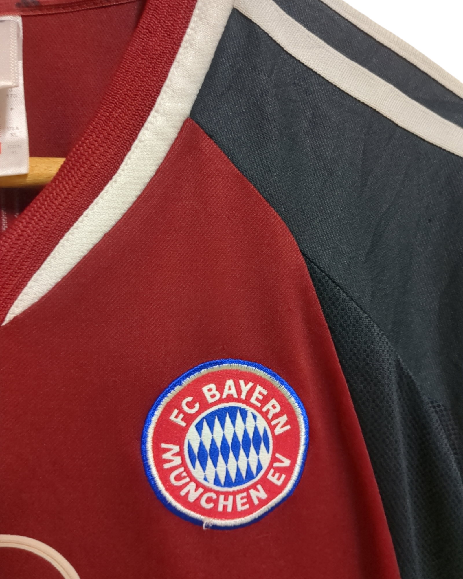 2001-02 Adidas Bayern Munich Home Shirt #9 Elber - (M)