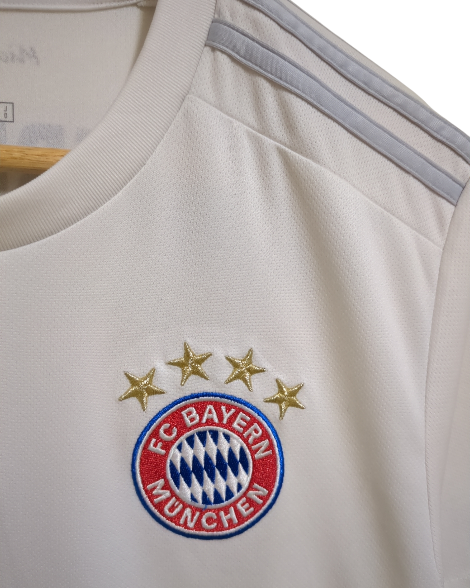 2019-20 Adidas Bayern Munich Away Shirt #21 Hernandez - (M)