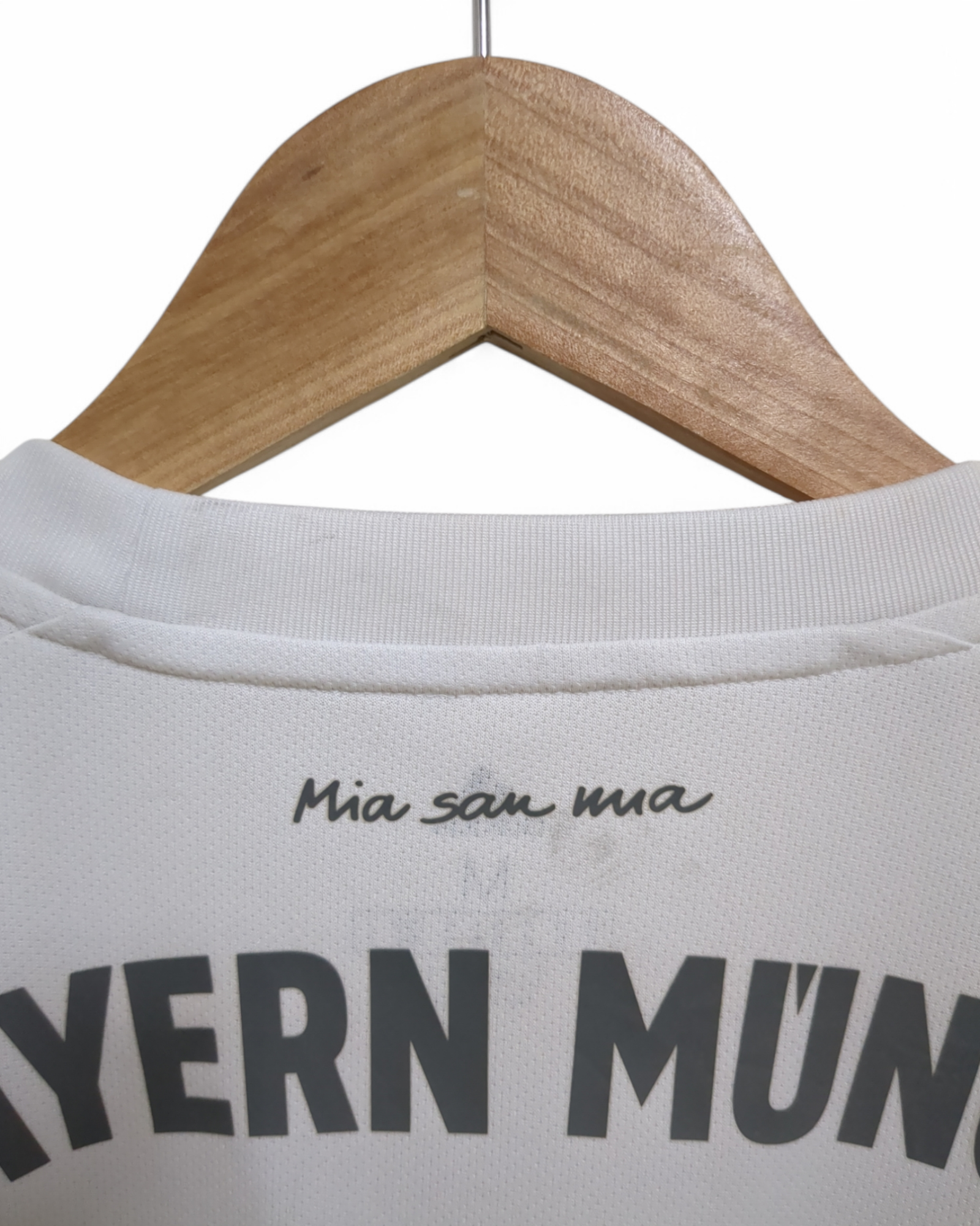 2019-20 Adidas Bayern Munich Away Shirt #21 Hernandez - (M)