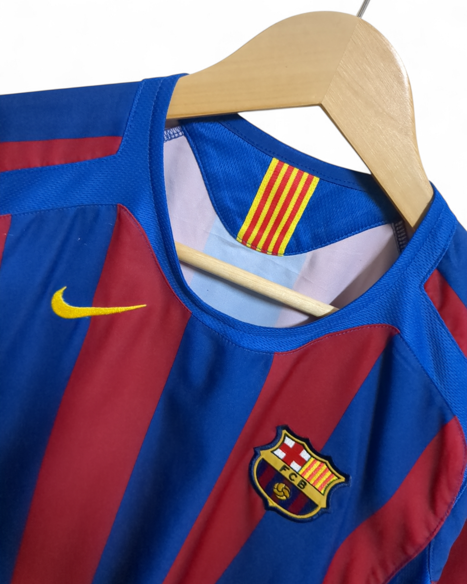 2005-06 Nike Barcelona Home Shirt - (S)
