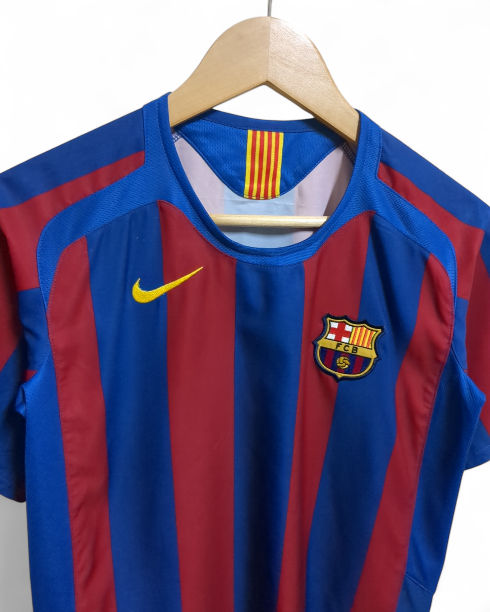 2005-06 Nike Barcelona Home Shirt - (S)