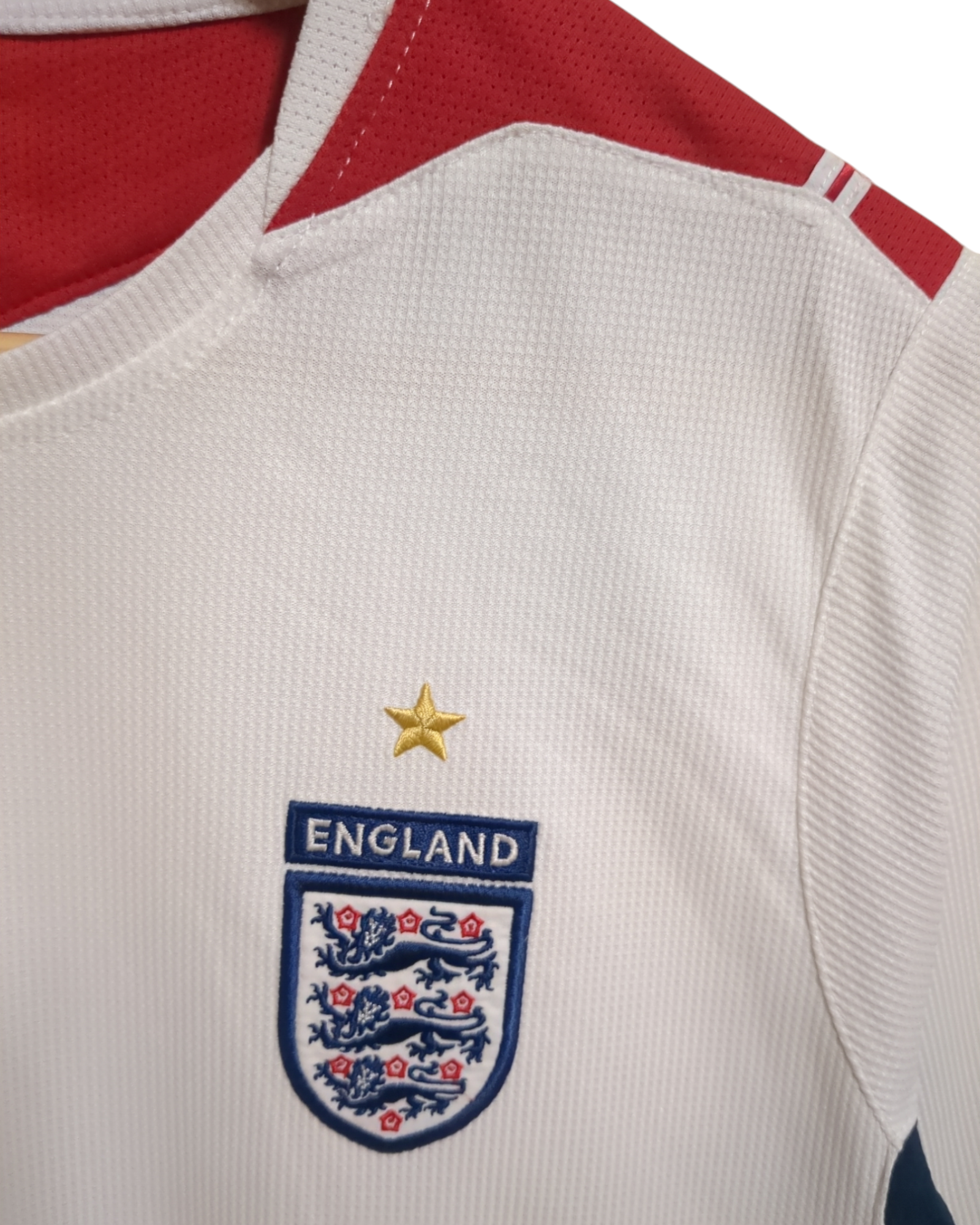 2004-05 Umbro England Training Shirt - (M)