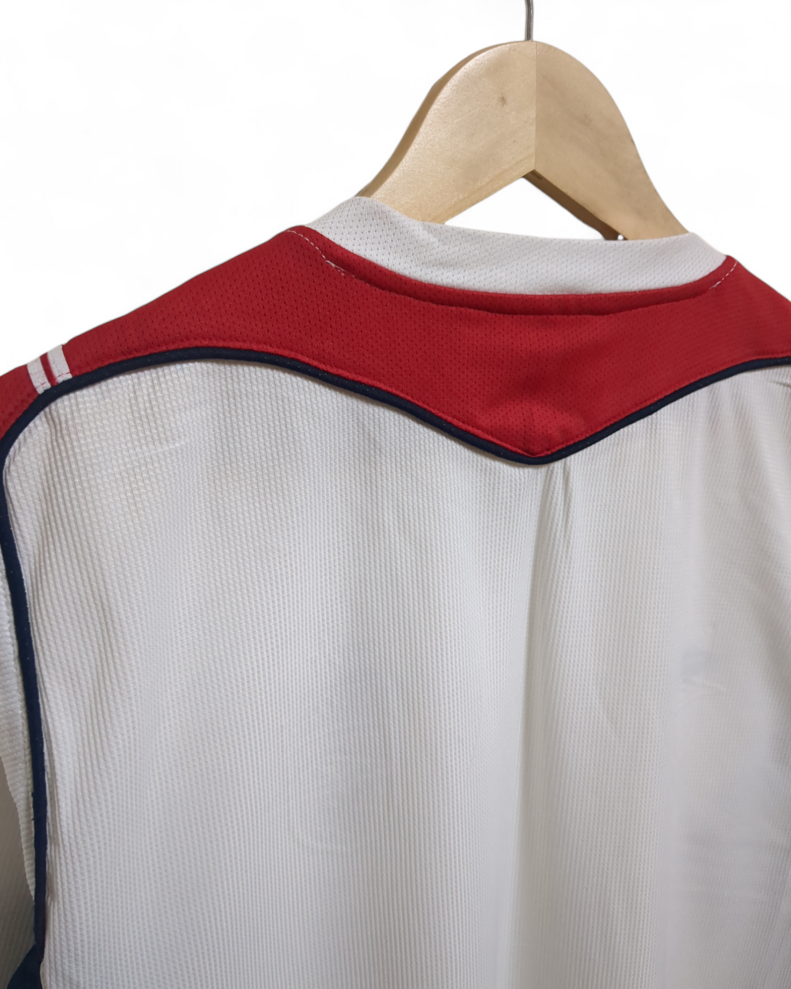 2004-05 Umbro England Training Shirt - (M)