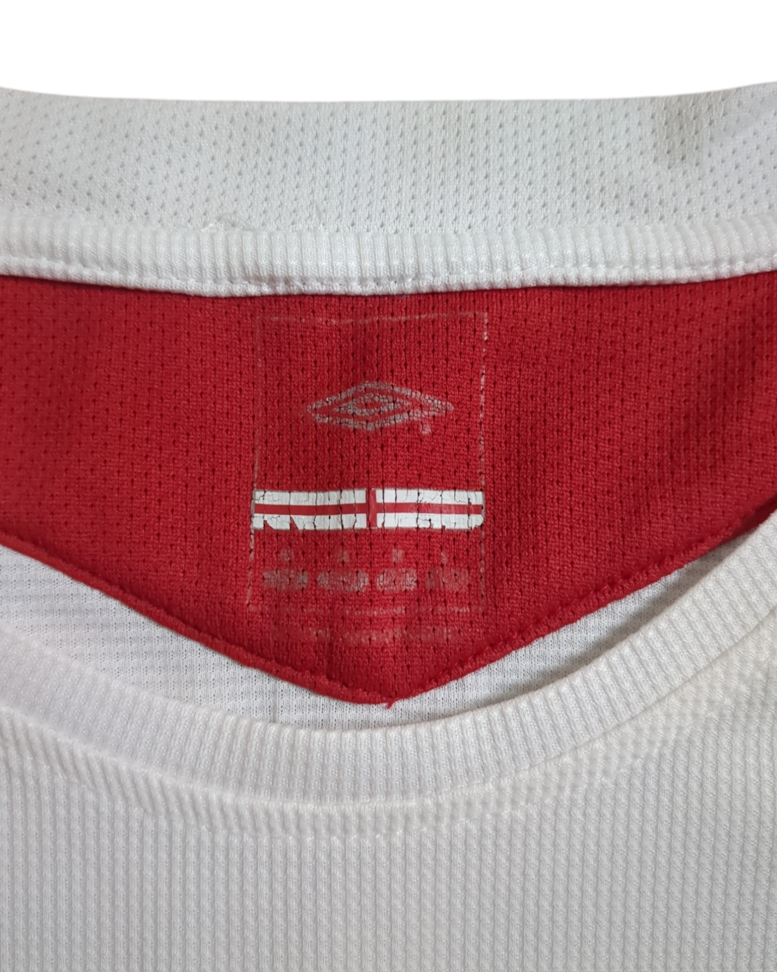 2004-05 Umbro England Training Shirt - (M)
