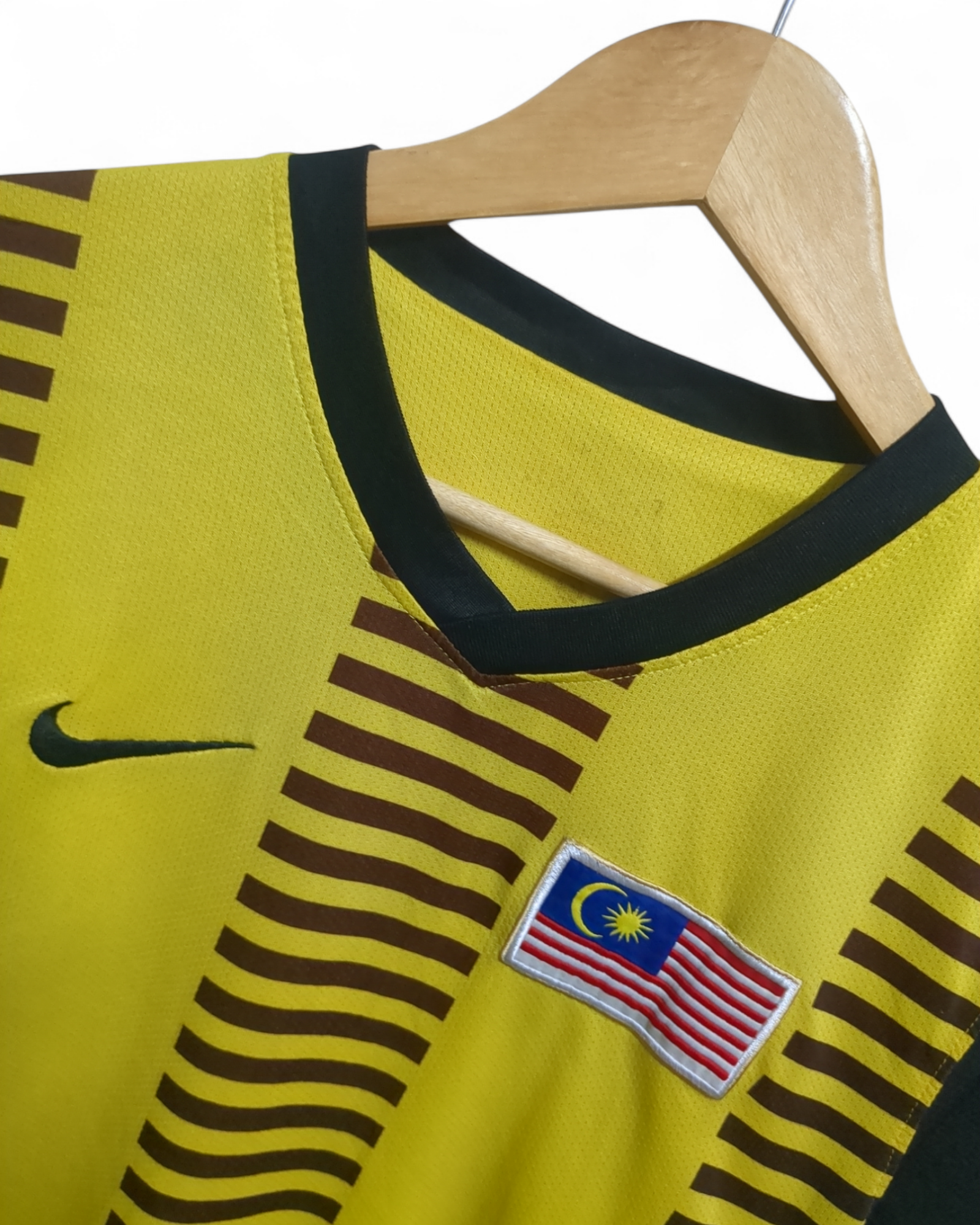 2010-11 Nike Malaysia Home Shirt - (M)