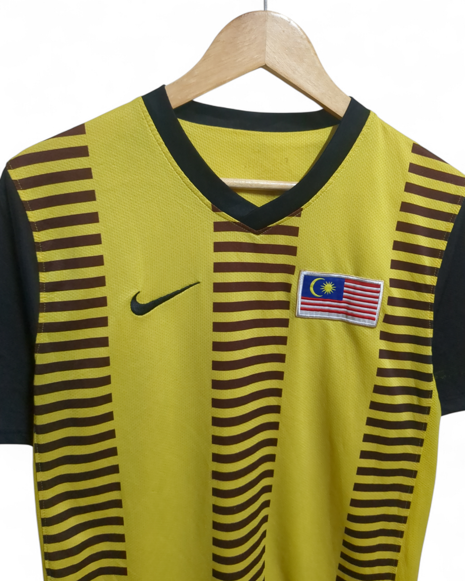 2010-11 Nike Malaysia Home Shirt - (M)