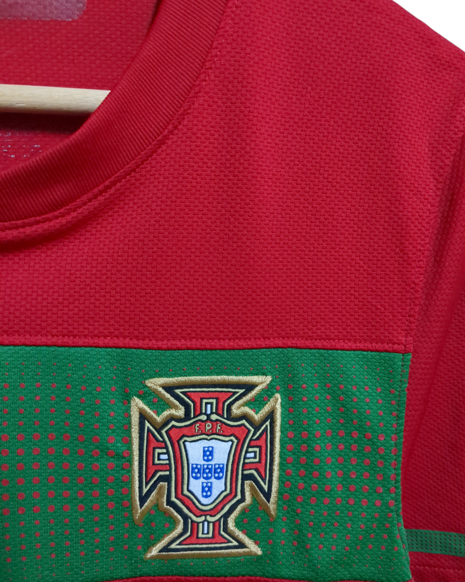 2010-11 Nike Portugal Home Shirt - (S)