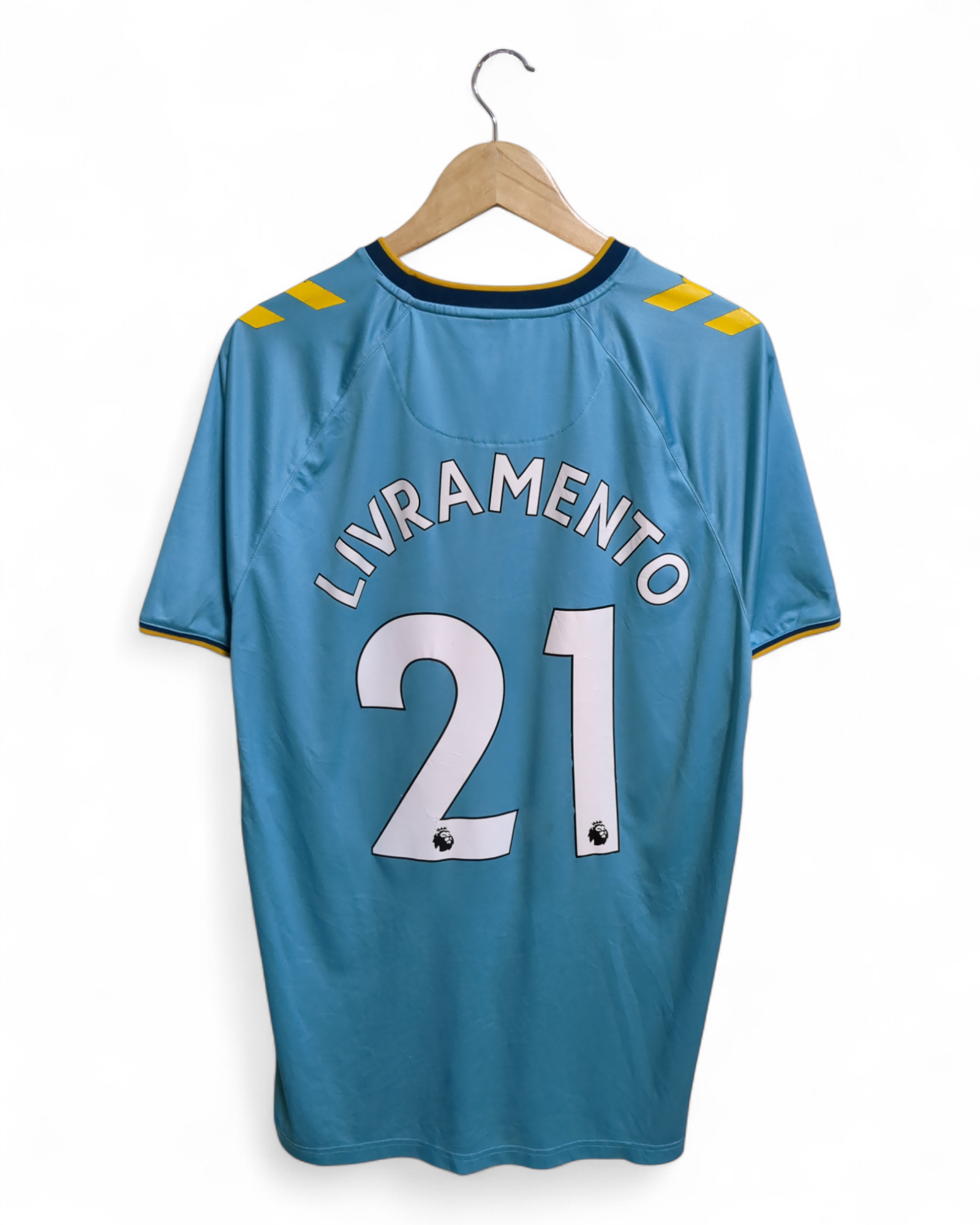 2022-23 Hummel Southampton Away Shirt #21 Livramento - (XL)