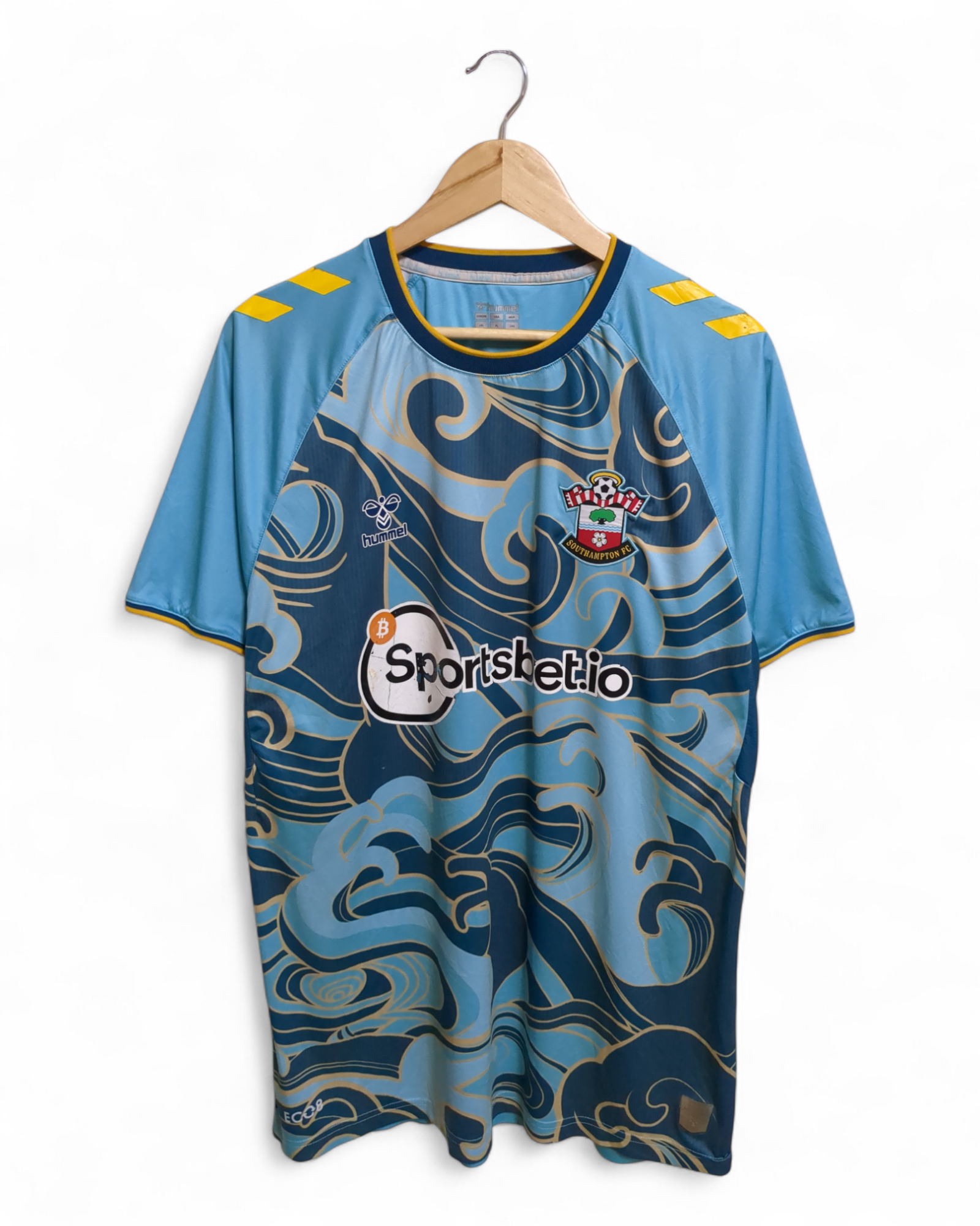 2022-23 Hummel Southampton Away Shirt #21 Livramento - (XL)