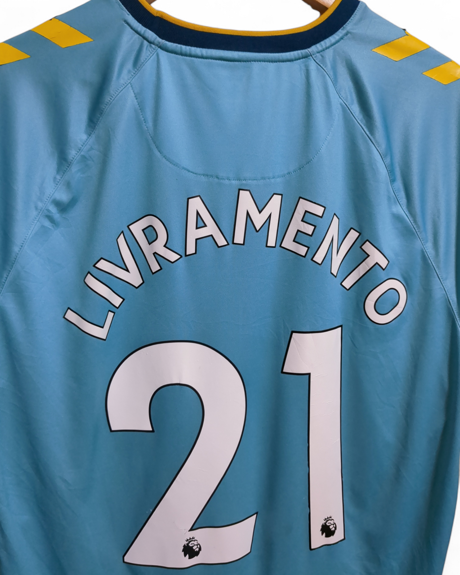 2022-23 Hummel Southampton Away Shirt #21 Livramento - (XL)