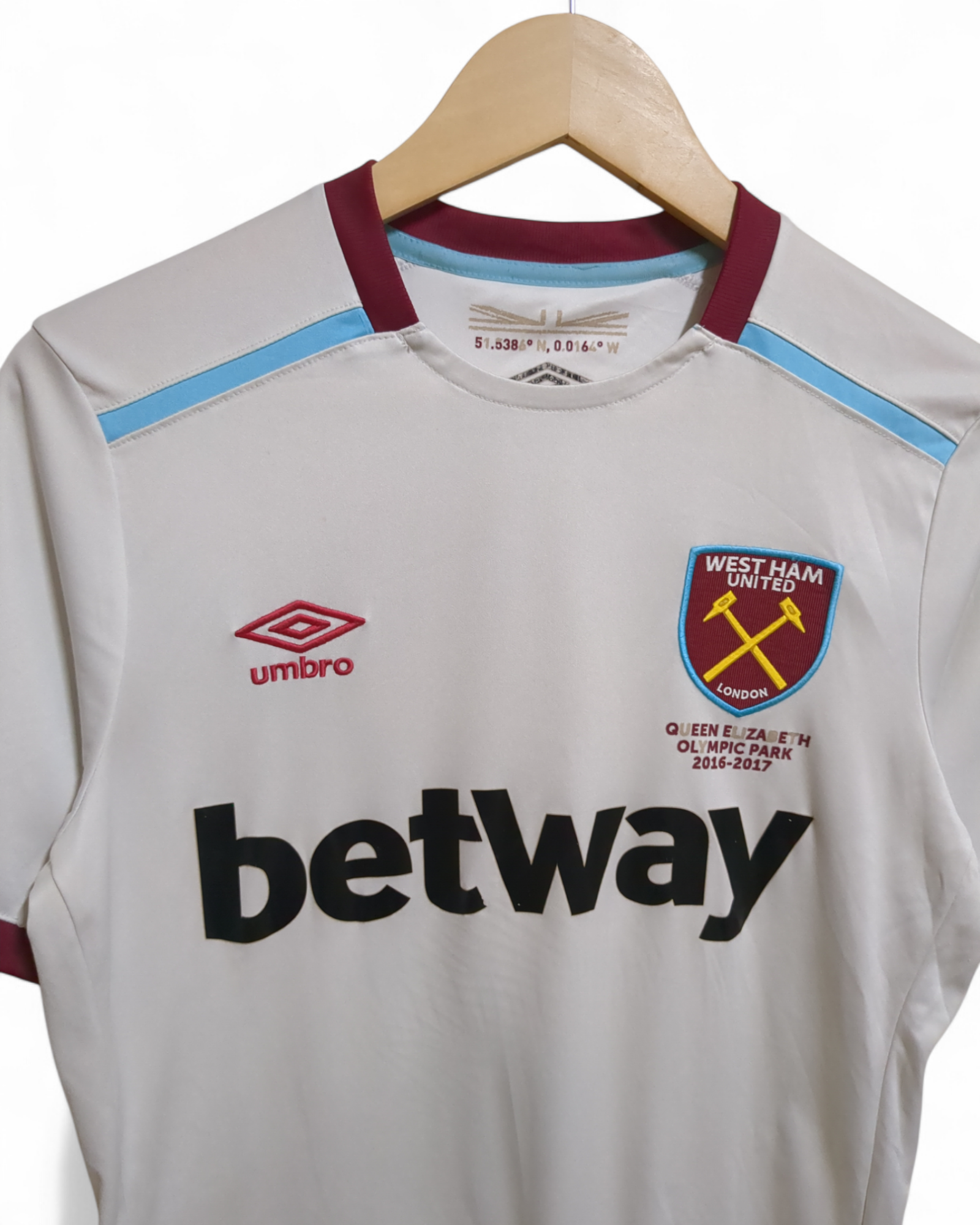 2016-17 Umbro West Ham Away Shirt #17 Chicharito - (S)