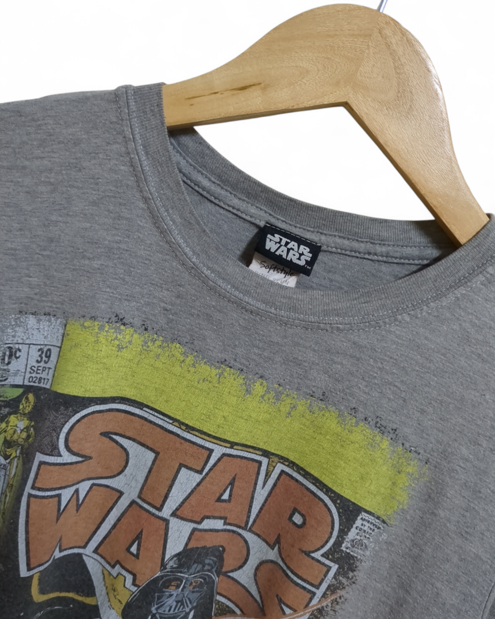 Gildan Star Wars The Empire Strikes Back Tee - (S)