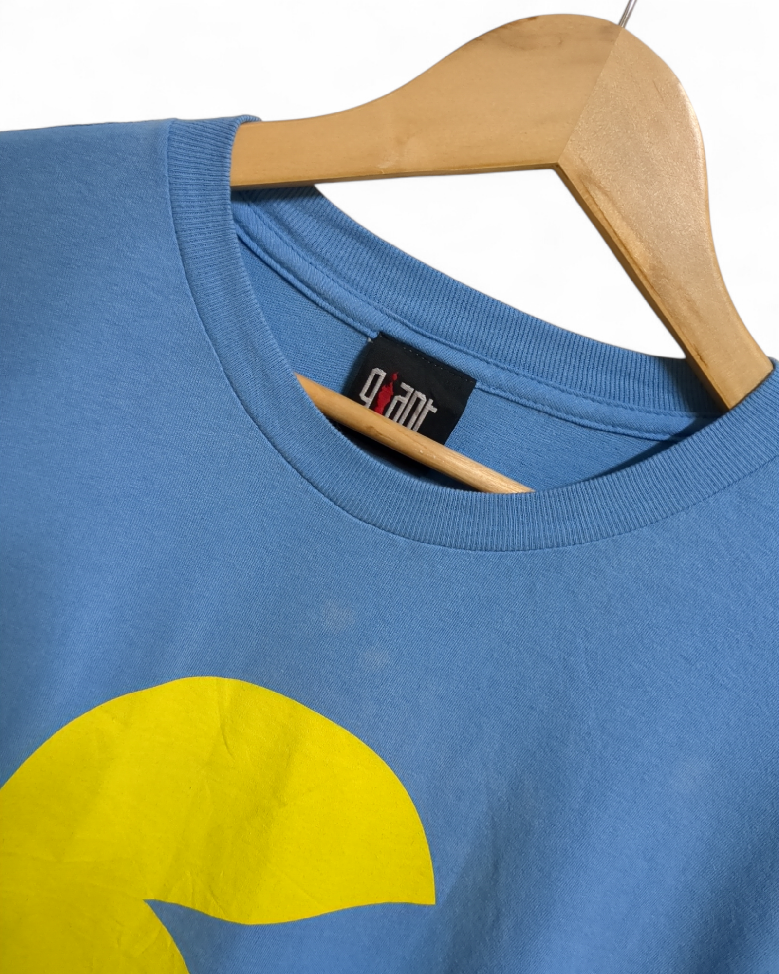 Giant 2001 Pacman Graphic Tee - (XL)