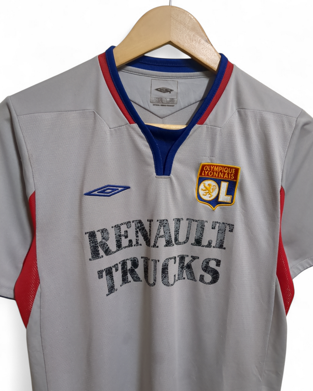 2004-05 Olympique Lyonnais Umbro Third Shirt - (XL.Boys) – The 2004-05 Olympique Lyonnais Umbro Third Shirt - (XL.Boys) – The